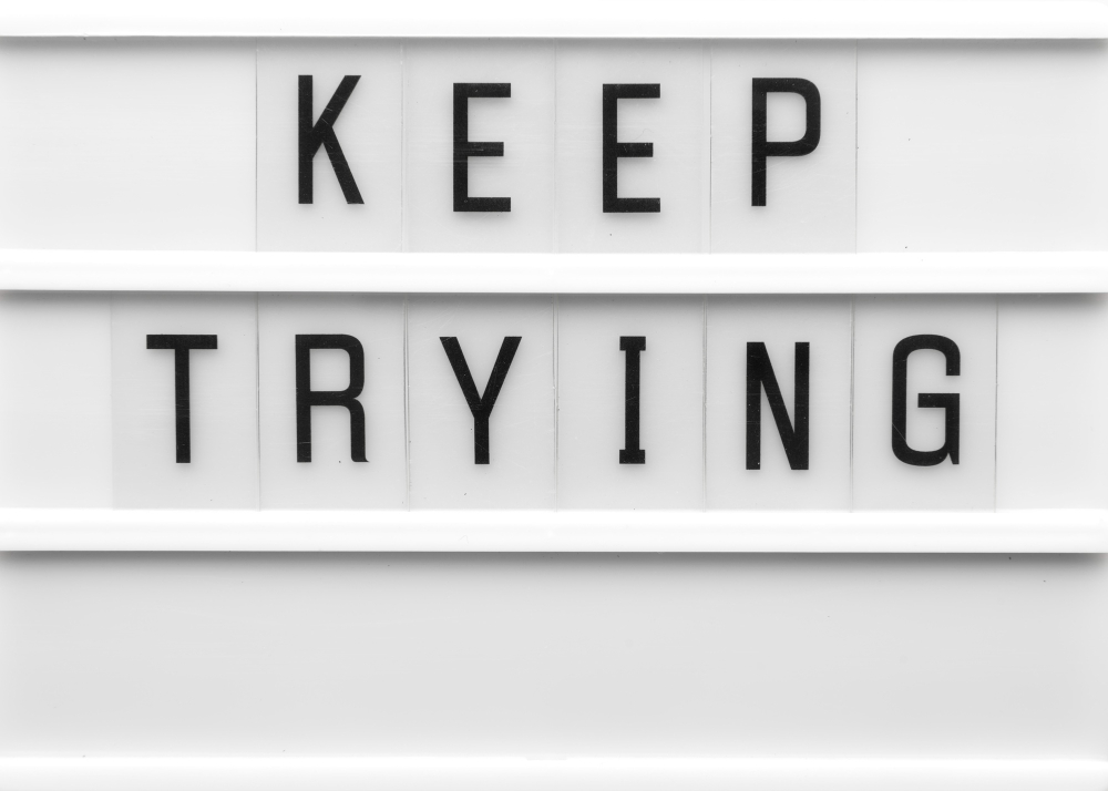 Boosting Employee Retention in Valencia: The Role of Environmental Design and Wall Decals